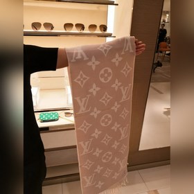 Популярный Louis Vuitton 【Маленький шарф с логотипом L】 Шарф Siml