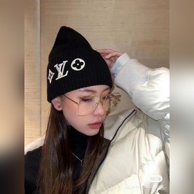 Классическая вязаная шапка от LV Louis Vuitton! Популярный товар 