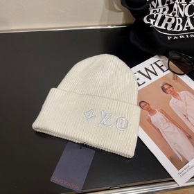 Классическая вязаная шапка от LV Louis Vuitton! Популярный товар 