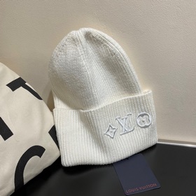 Классическая вязаная шапка от LV Louis Vuitton! Популярный товар 