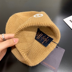 Классическая вязаная шапка от LV Louis Vuitton! Популярный товар 