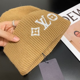 Классическая вязаная шапка от LV Louis Vuitton! Популярный товар 