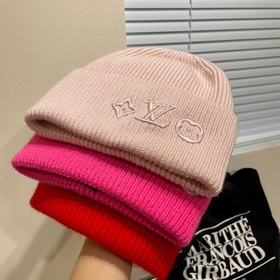Классическая вязаная шапка от LV Louis Vuitton! Популярный товар 