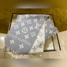LV 【ESSENTIAL】 Классический узор Monogram украшает обе стороны, а
