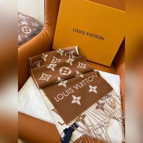 LV 【ESSENTIAL】 Классический узор Monogram украшает обе стороны, а