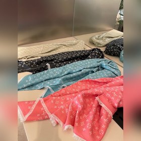 Louis Vuitton и японская художница-авангардистка Яюми Кусама внов