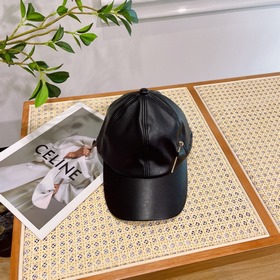 Бейсболка Louis Vuitton Новая бейсболка LV от Louis Vuitton, тщат