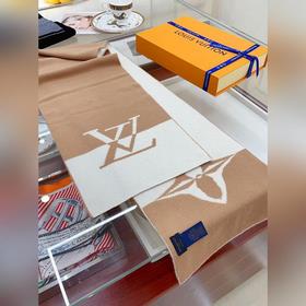 Новинка, эксклюзивная модель для пар от LV. Роскошь заключается в