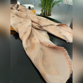 Компания L, занимающаяся торговлей эксклюзивными товарами, предла