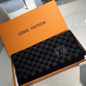 LOUIS VUITTON Этот шарф etit Damier отличается мягкой текстурой и