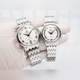 Серия Omega Seamaster - часы для пар. Подлинный дизайн, надписи н