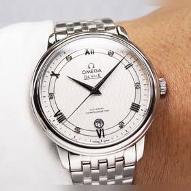 Серия Omega Seamaster - часы для пар. Подлинный дизайн, надписи н