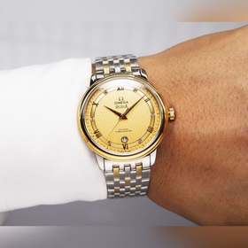 Серия Omega Seamaster - часы для пар. Подлинный дизайн, надписи н