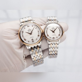 Серия Omega Seamaster - часы для пар. Подлинный дизайн, надписи н