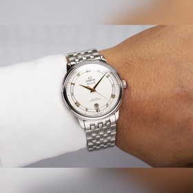Серия Omega Seamaster - часы для пар. Подлинный дизайн, надписи н