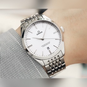 Серия Omega Seamaster. Оригинальный рельефный узор, синхронизация