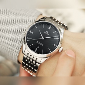 Серия Omega Seamaster. Оригинальный рельефный узор, синхронизация