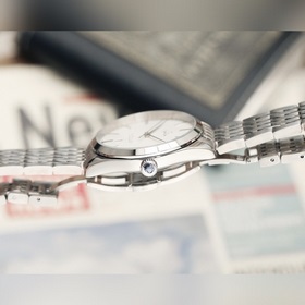 Серия Omega Seamaster. Оригинальный рельефный узор, синхронизация