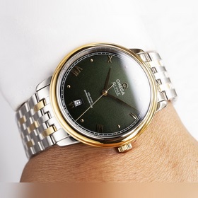 Серия Omega Seamaster - часы для пар. Подлинный дизайн, надписи н