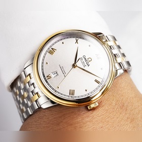 Серия Omega Seamaster - часы для пар. Подлинный дизайн, надписи н