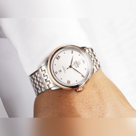 Серия Omega Seamaster - часы для пар. Подлинный дизайн, надписи н