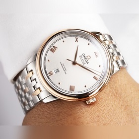 Серия Omega Seamaster - часы для пар. Подлинный дизайн, надписи н