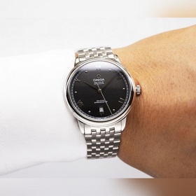 Серия Omega Seamaster - часы для пар. Подлинный дизайн, надписи н
