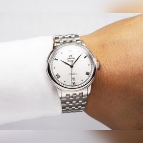 Серия Omega Seamaster - часы для пар. Подлинный дизайн, надписи н