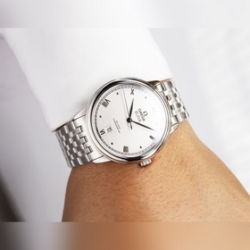 Серия Omega Seamaster - часы для пар. Подлинный дизайн, надписи н