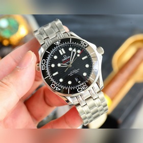 Новейшая версия Omega Seamaster 300M Co-Axial Master Chronometer 