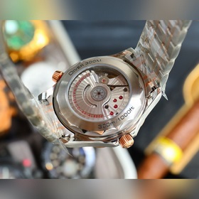 Новейшая версия Omega Seamaster 300M Co-Axial Master Chronometer 