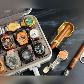 Новейший механизм V12 8500 с коаксиальным ротором, три функции в