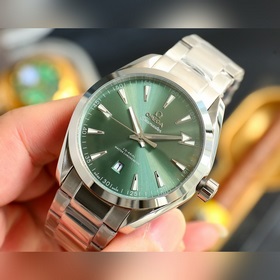 Новейший механизм V12 8500 с коаксиальным ротором, три функции в 
