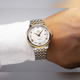 Серия Omega Seamaster - часы для пар. Подлинный дизайн, надписи н