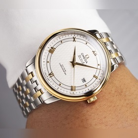 Серия Omega Seamaster - часы для пар. Подлинный дизайн, надписи н