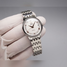 Серия Omega Seamaster - часы для пар. Подлинный дизайн, надписи н