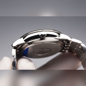 Серия Omega Seamaster - часы для пар. Подлинный дизайн, надписи н