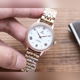 MEGA Omega — модные женские кварцевые часы, которые идеально подх