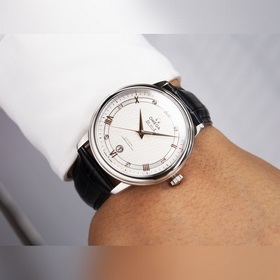 Серия Omega Seamaster - часы для пар. Подлинный дизайн, надписи н