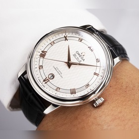 Серия Omega Seamaster - часы для пар. Подлинный дизайн, надписи н