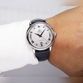 Серия Omega Seamaster - часы для пар. Подлинный дизайн, надписи н
