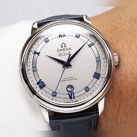 Серия Omega Seamaster - часы для пар. Подлинный дизайн, надписи н