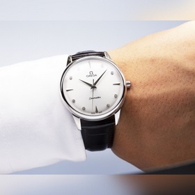 Бренд Omega Тип： Элитные часы для мужчин Материал： корпус из нерж