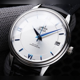 Серия Omega Seamaster - часы для пар. Подлинный дизайн, надписи н