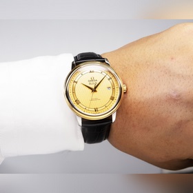 Серия Omega Seamaster - часы для пар. Подлинный дизайн, надписи н
