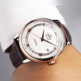 Серия Omega Seamaster - часы для пар. Подлинный дизайн, надписи н