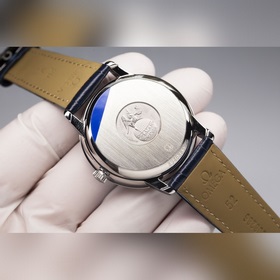 Серия Omega Seamaster - часы для пар. Подлинный дизайн, надписи н