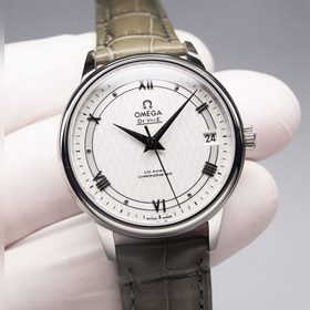 Серия Omega Seamaster - часы для пар. Подлинный дизайн, надписи н