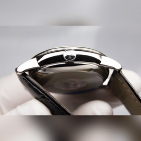 Серия Omega Seamaster - часы для пар. Подлинный дизайн, надписи н