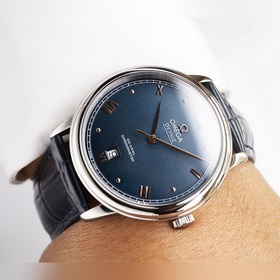 Серия Omega Seamaster - часы для пар. Подлинный дизайн, надписи н